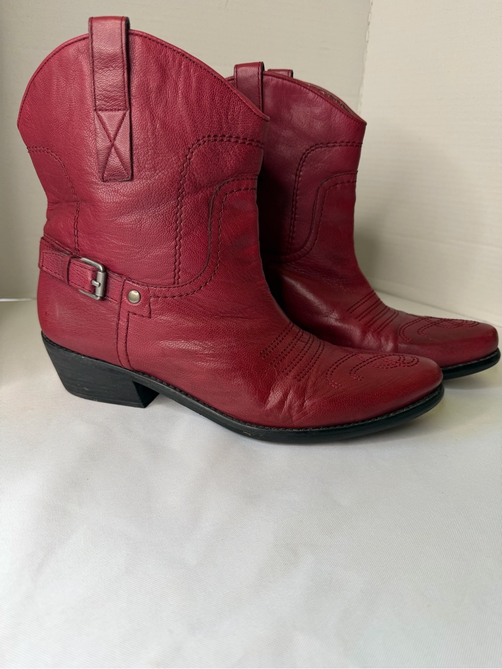 Franco Sarto Waco Red Leather Western Ankle Boots. Size 10